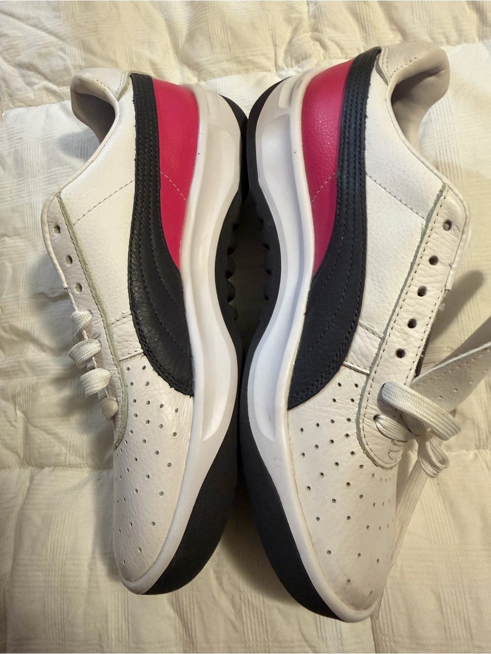 Puma G-Villa White Low-Top Sneakers with Black and Neon Yellow Logo - Picture 2 of 6